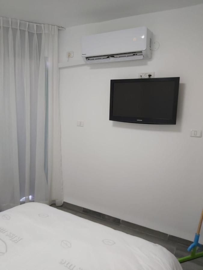 Rina Vacation Apartment Tiberias Exteriör bild