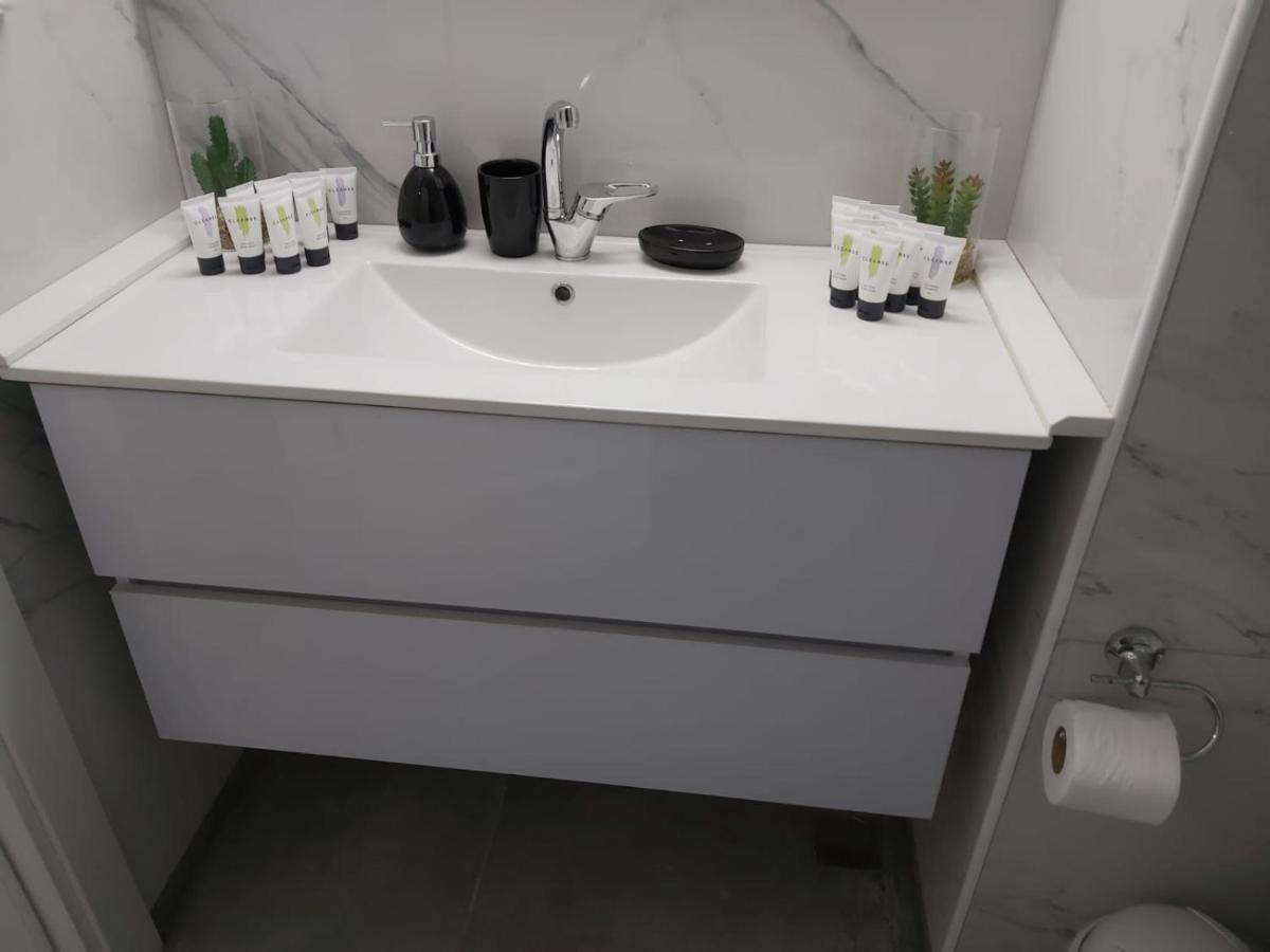Rina Vacation Apartment Tiberias Exteriör bild