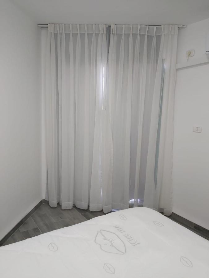 Rina Vacation Apartment Tiberias Exteriör bild