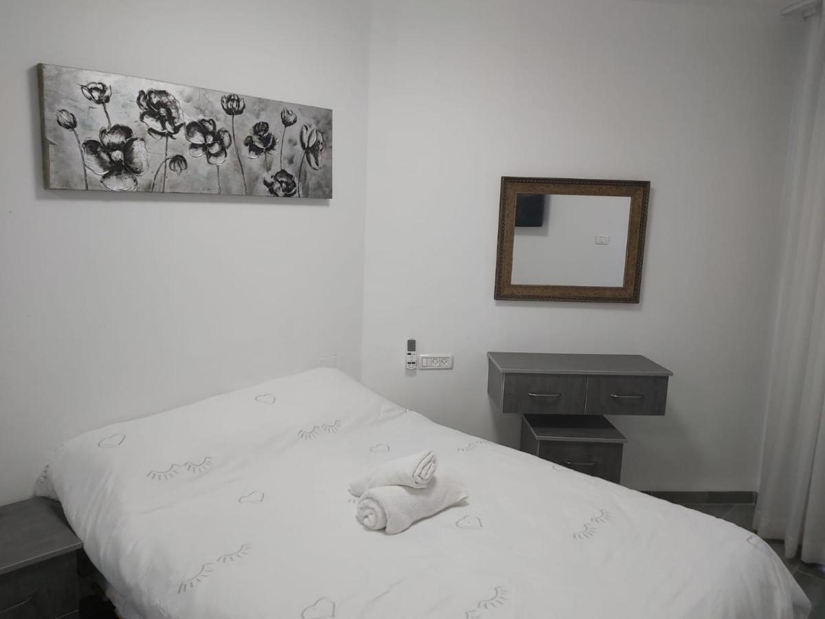 Rina Vacation Apartment Tiberias Exteriör bild