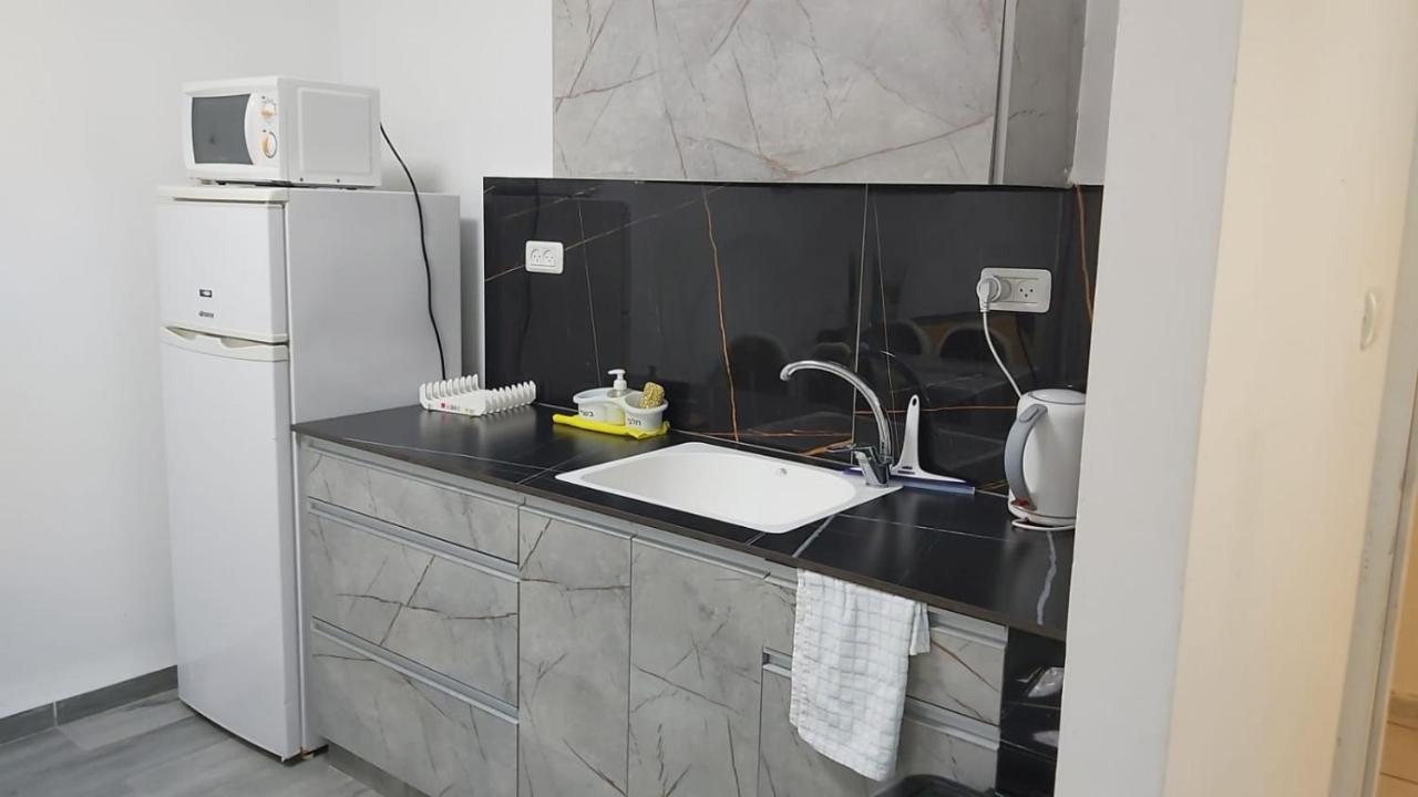 Rina Vacation Apartment Tiberias Exteriör bild